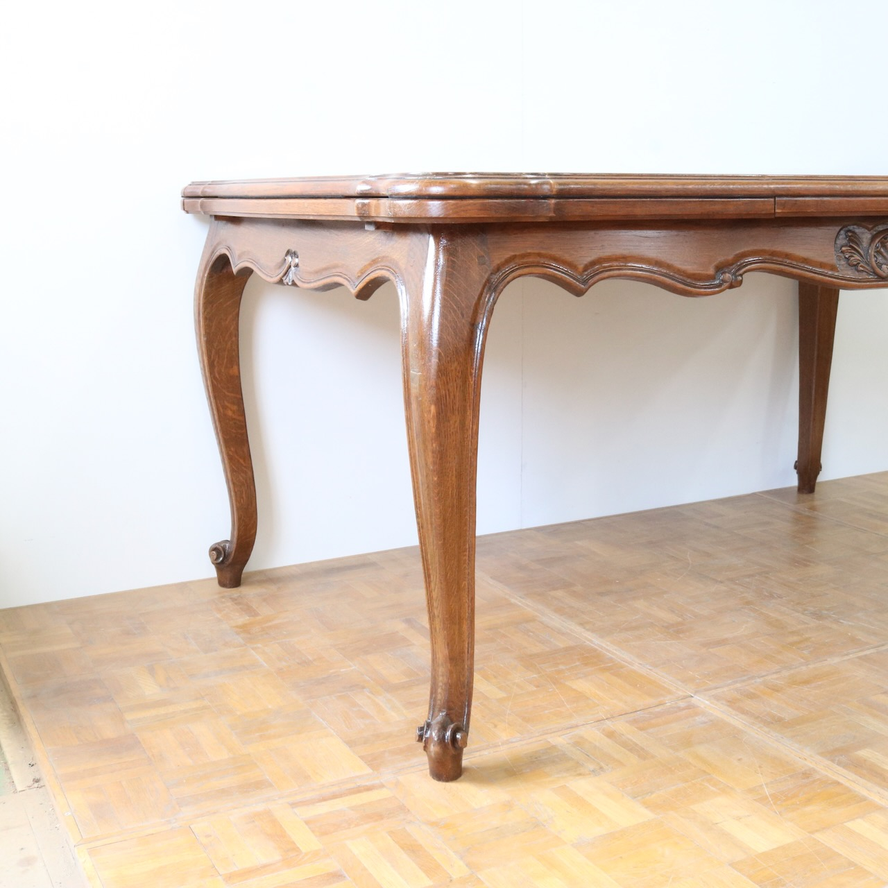 ドローリーフテーブル