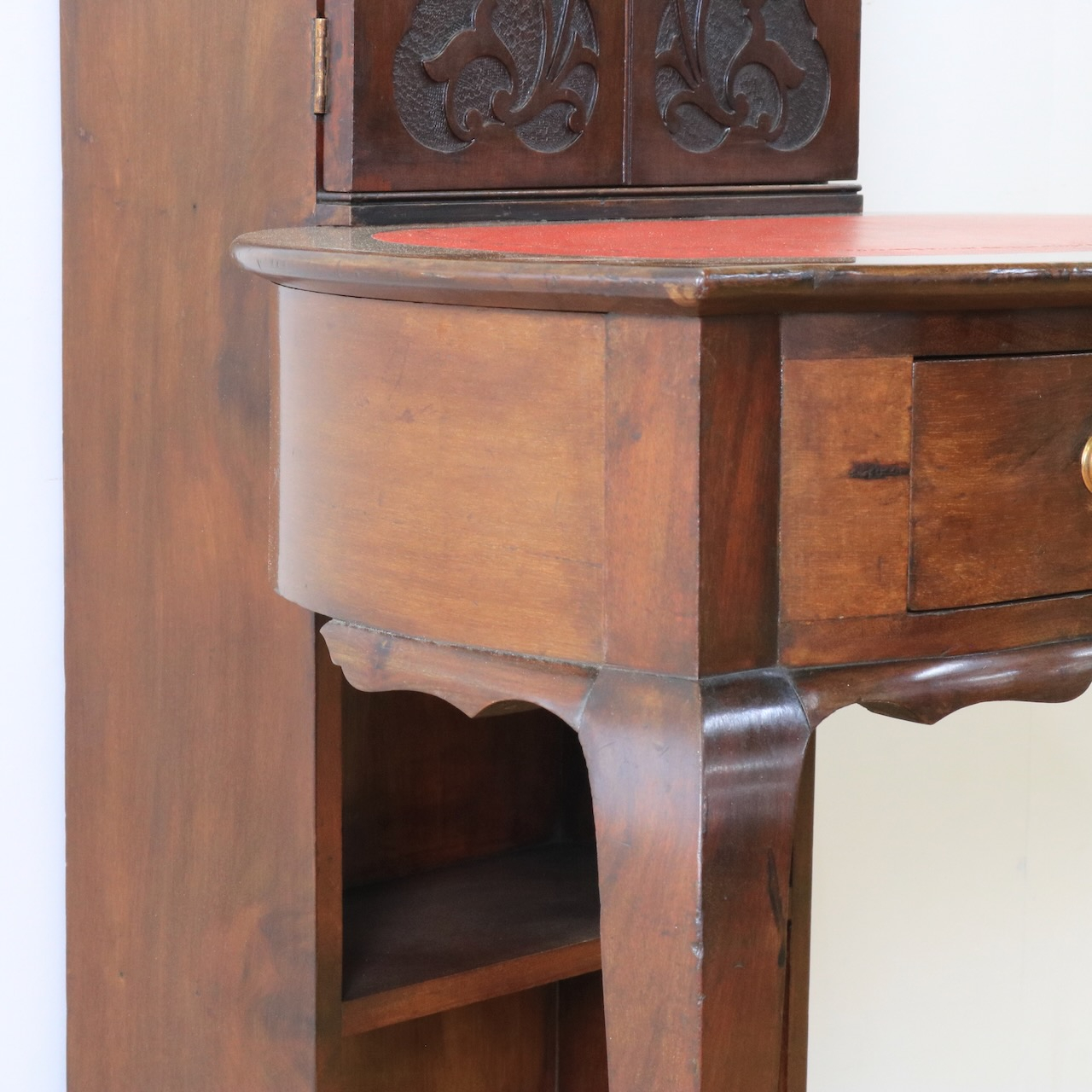 ドレッシングテーブル