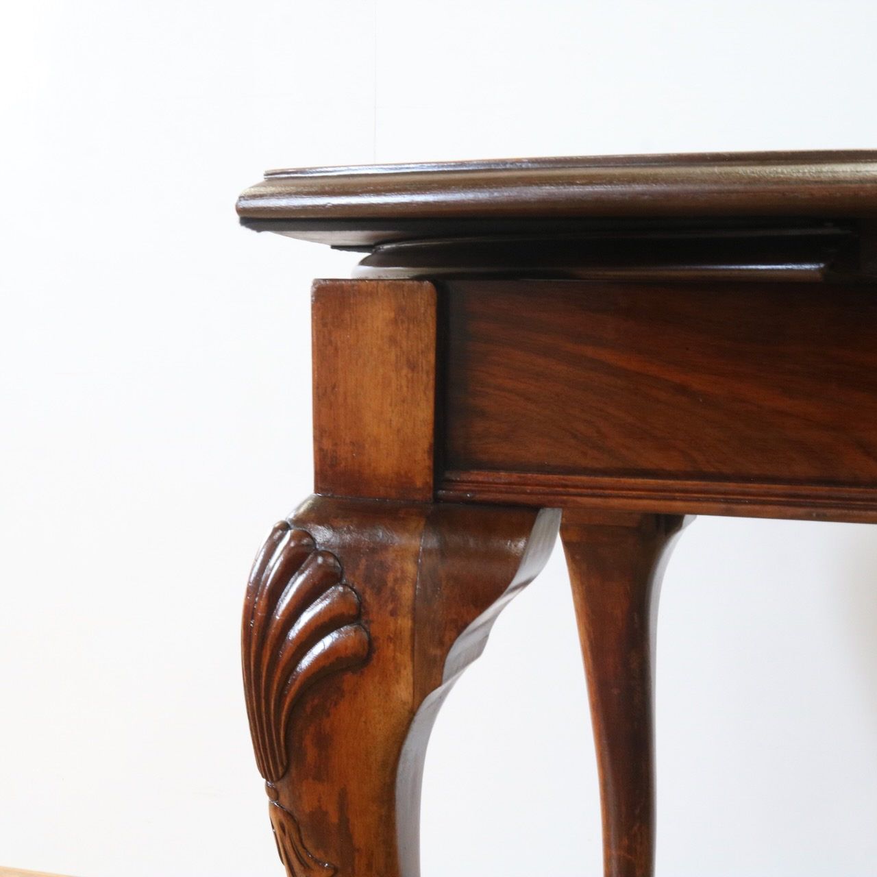 ドローリーフテーブル