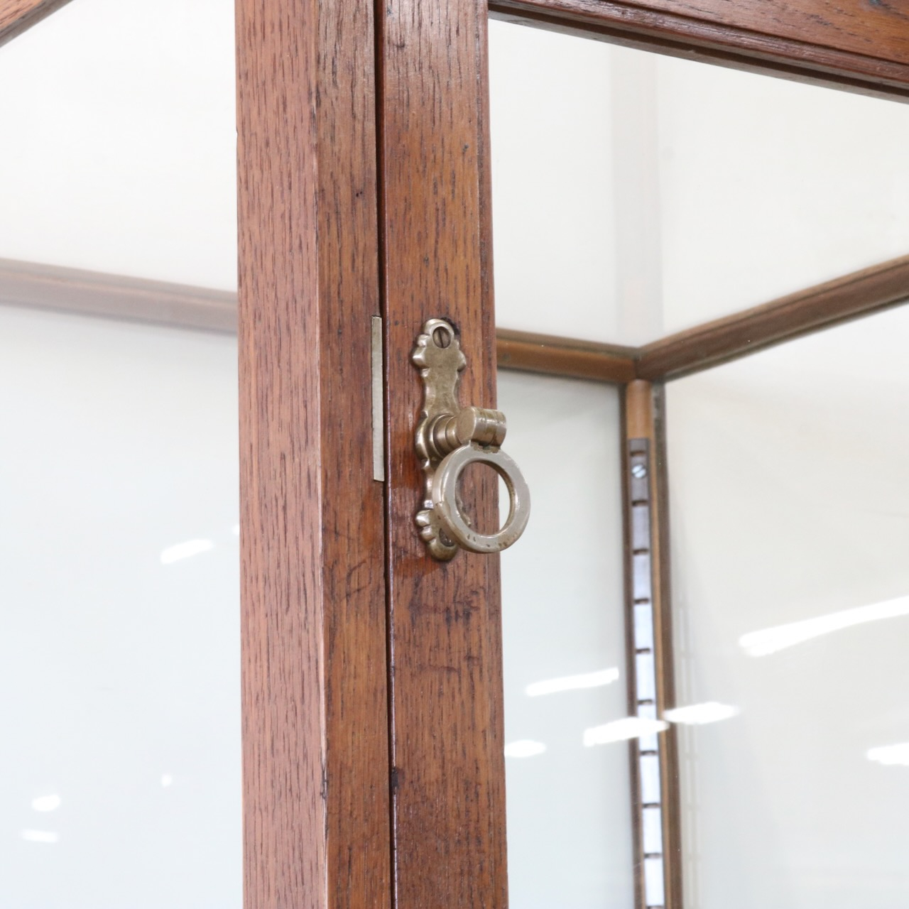 ショップキャビネット