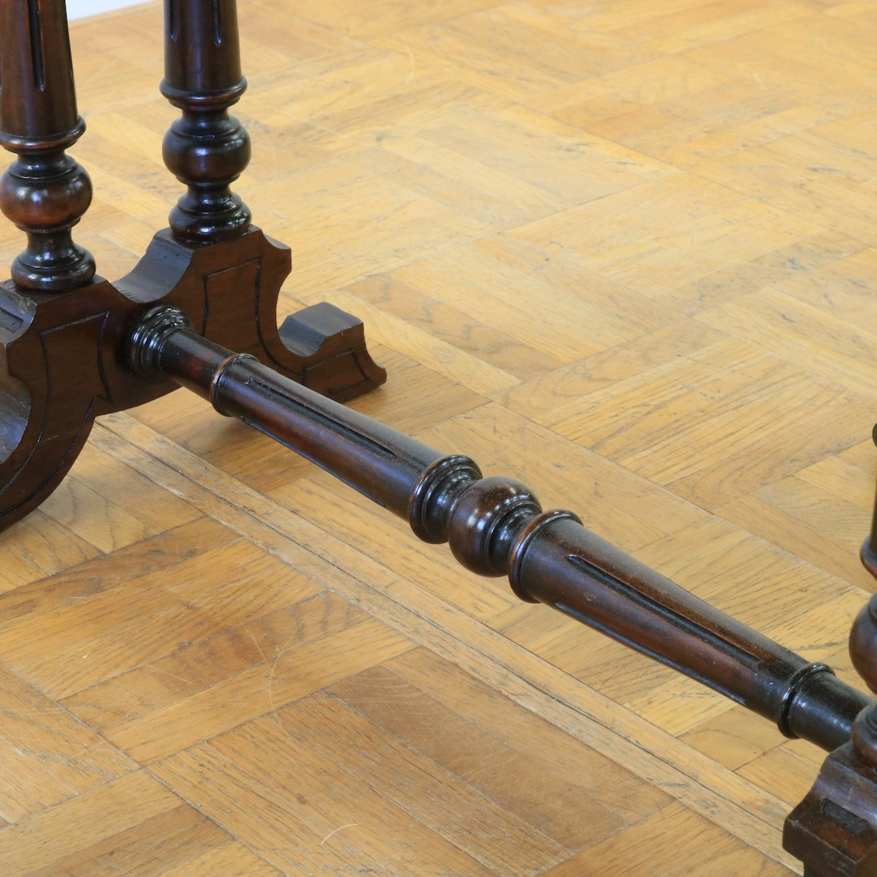 ドロップリーフテーブル