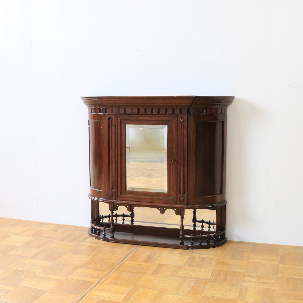 ウォールキャビネット