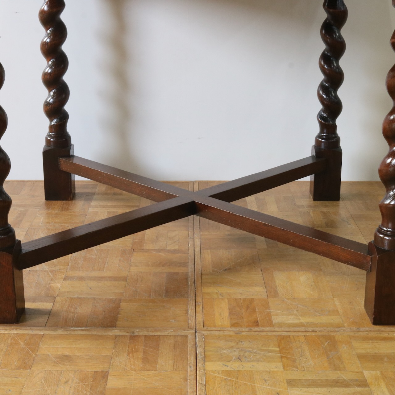 ドローリーフテーブル