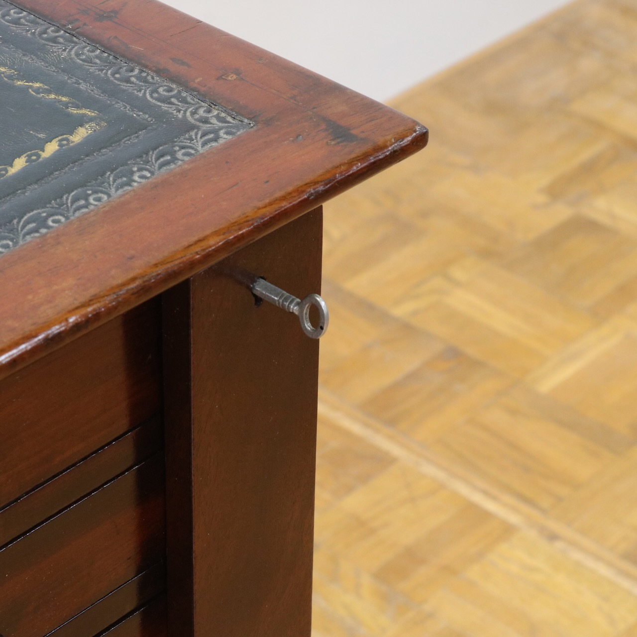 ライティングデスク