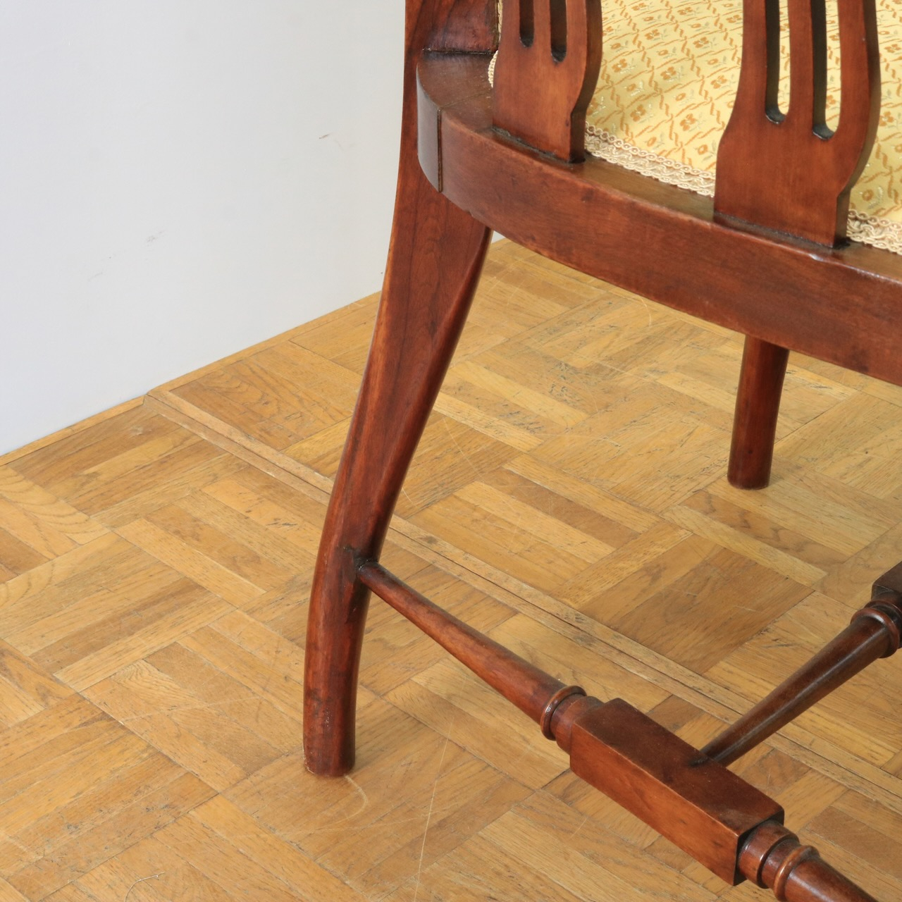 アームチェアー