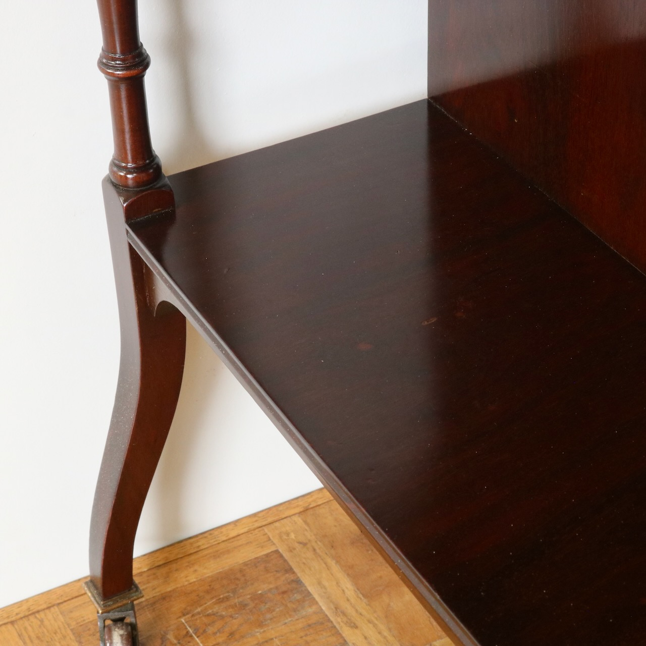 サイドテーブル