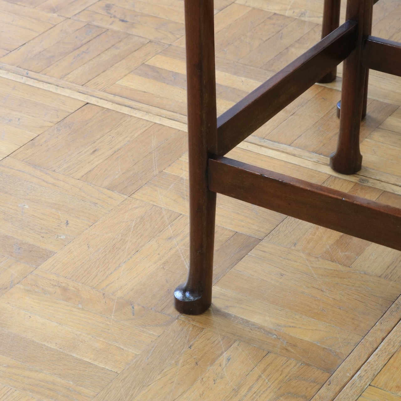 ネストテーブル