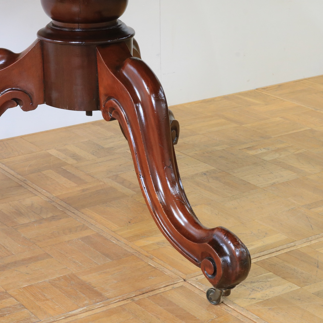 ダイニングテーブル