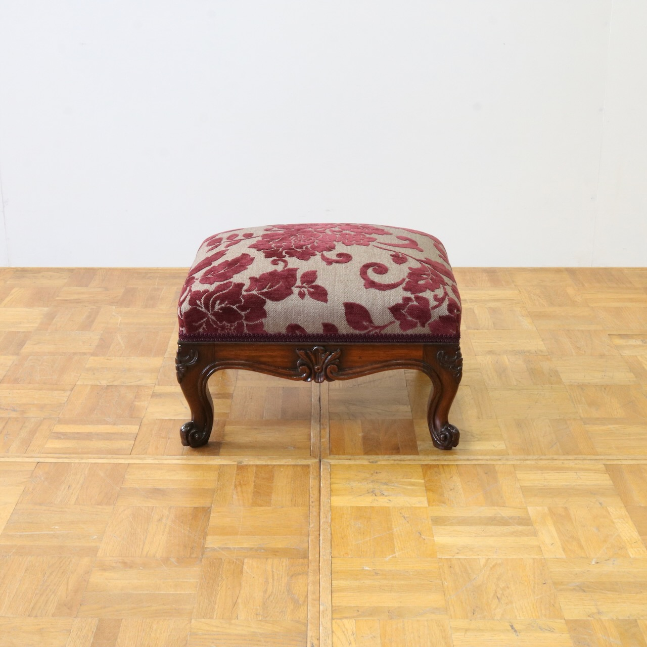 フットスツール