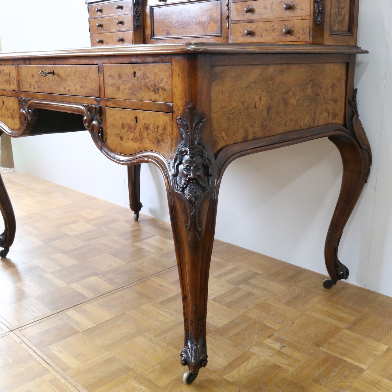 ライティングデスク