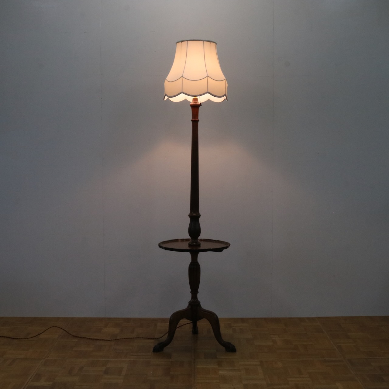 フロアスタンド