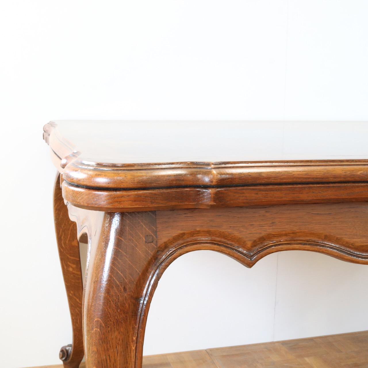 ドローリーフテーブル