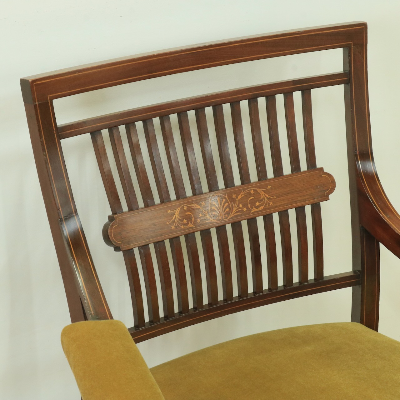 アームチェアー