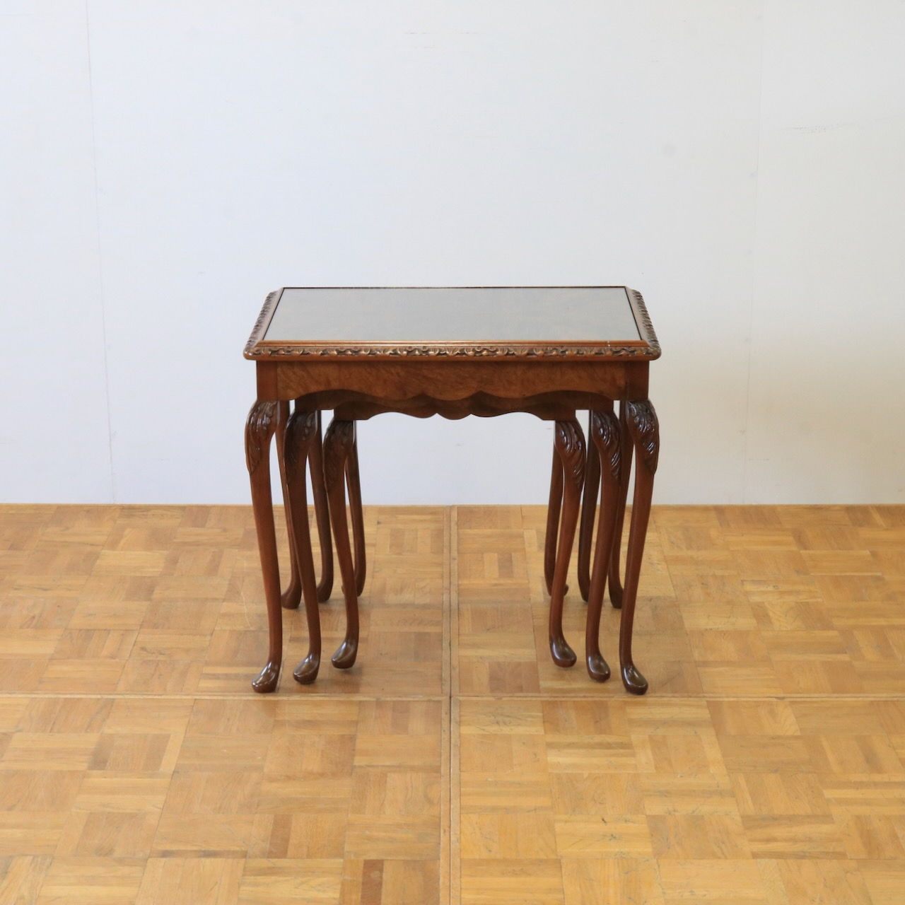 ネストテーブル