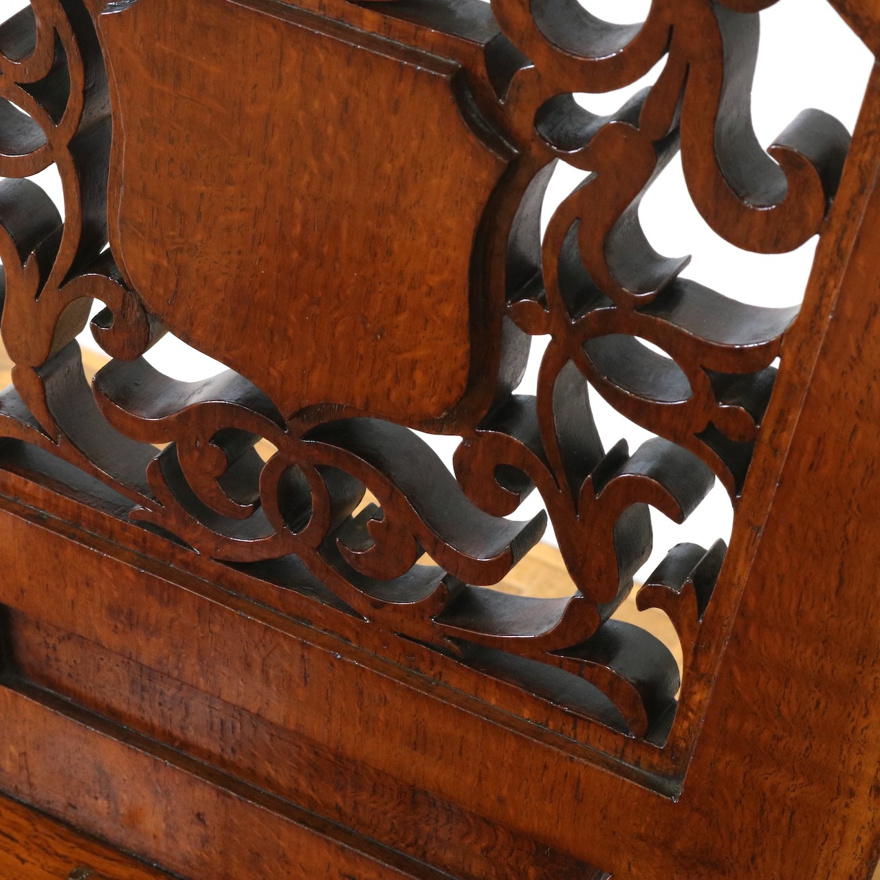 ホールチェアー