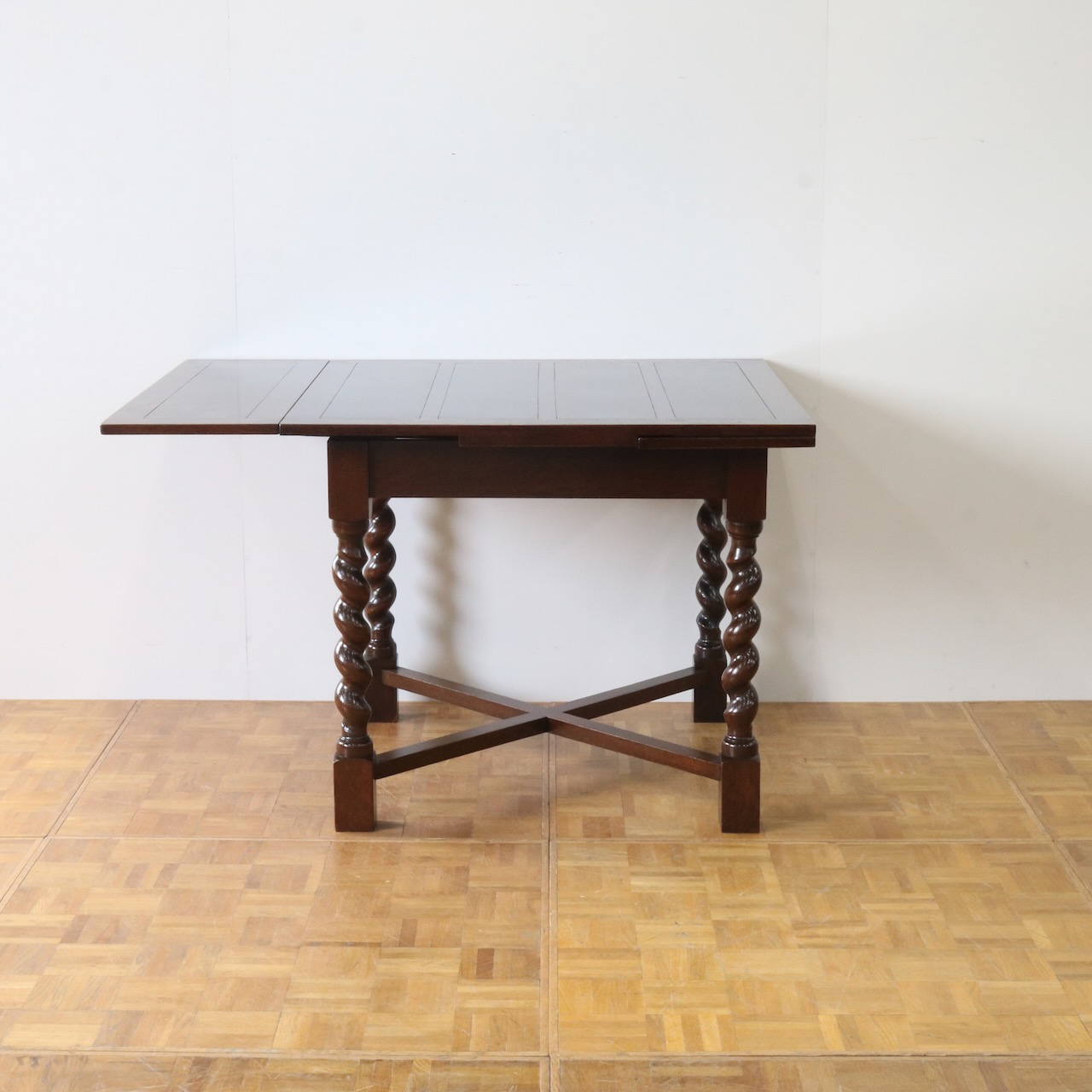 ドローリーフテーブル