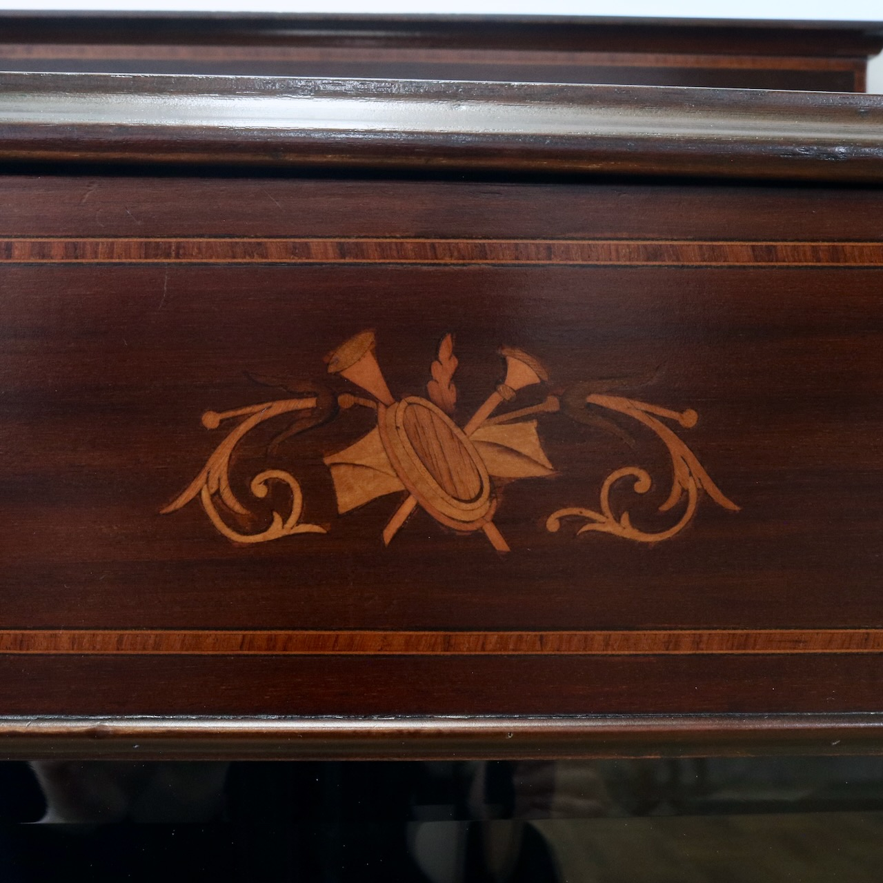 ミュージックキャビネット