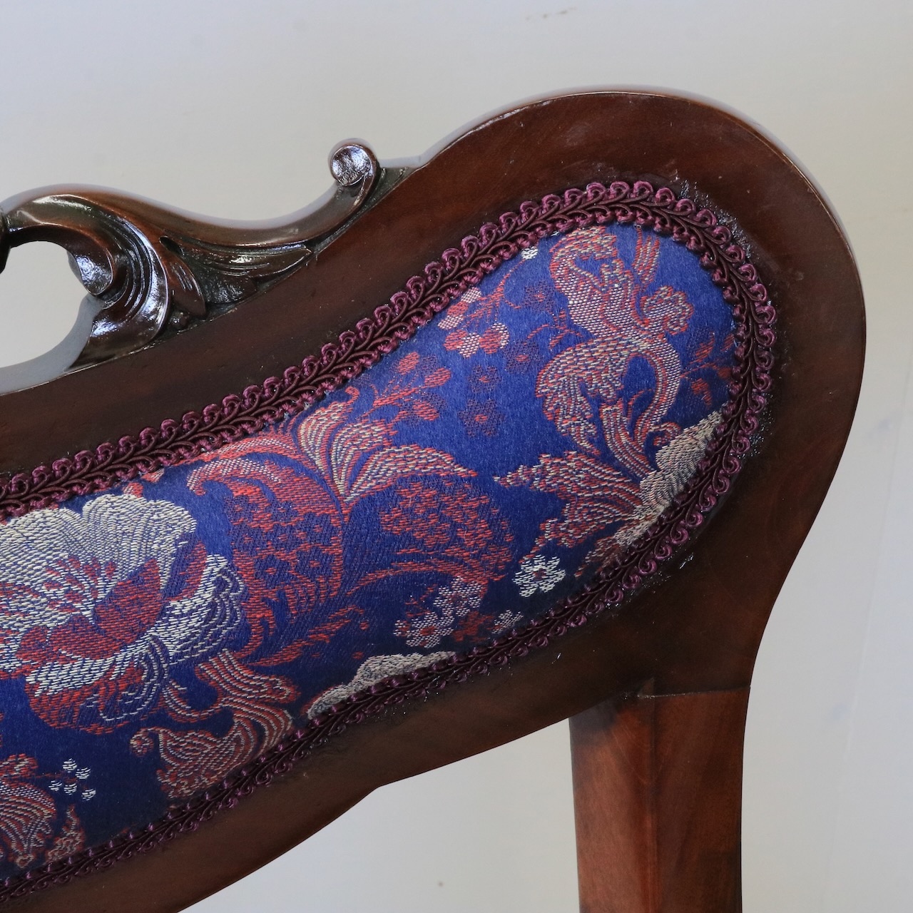 アームチェアー