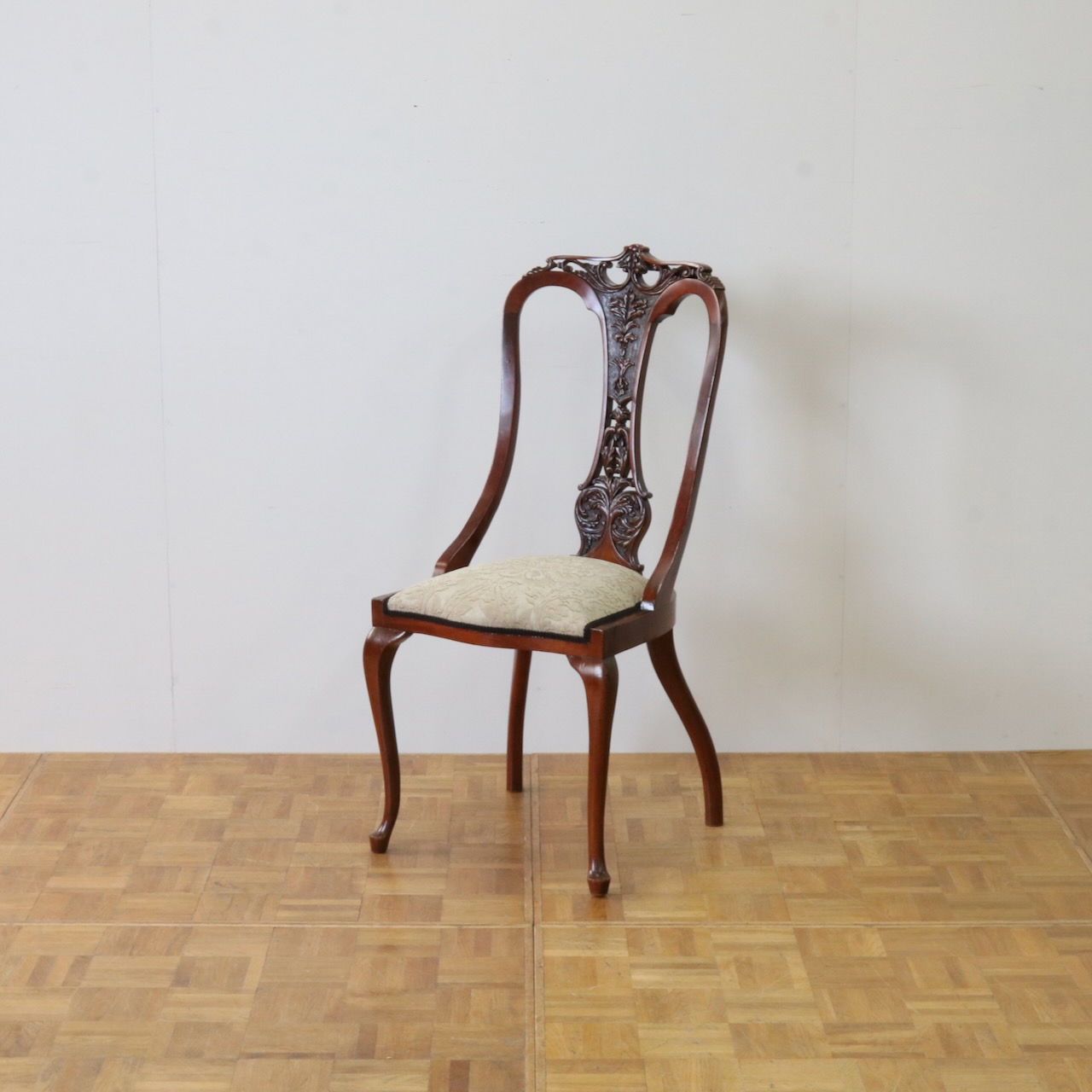 サイドチェアー