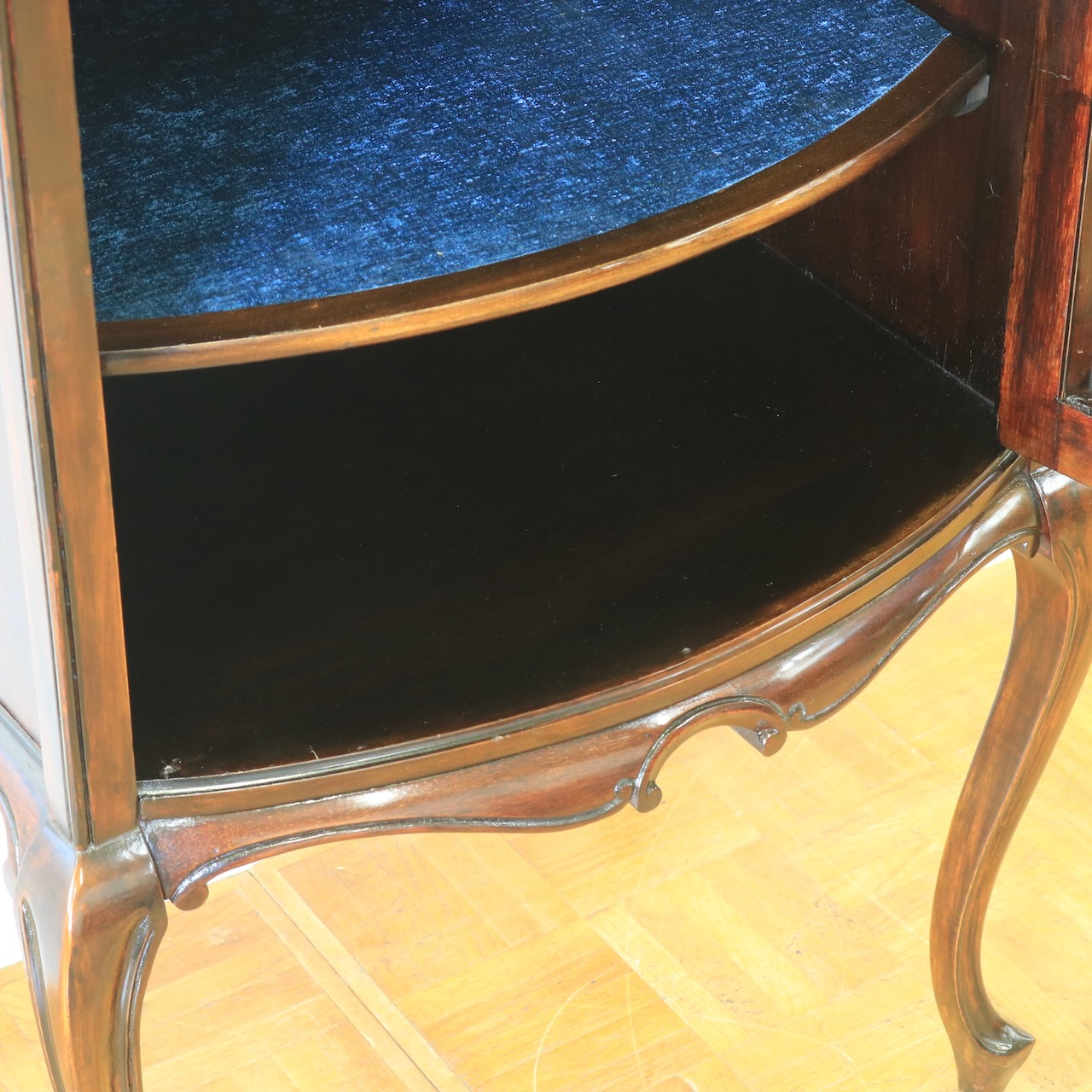 ミュージックキャビネット