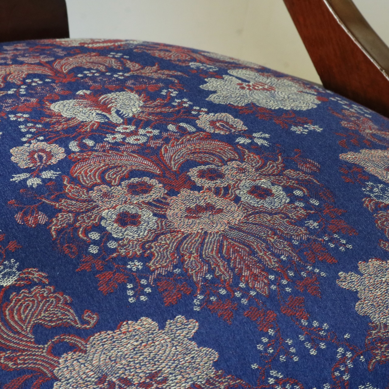 アームチェアー