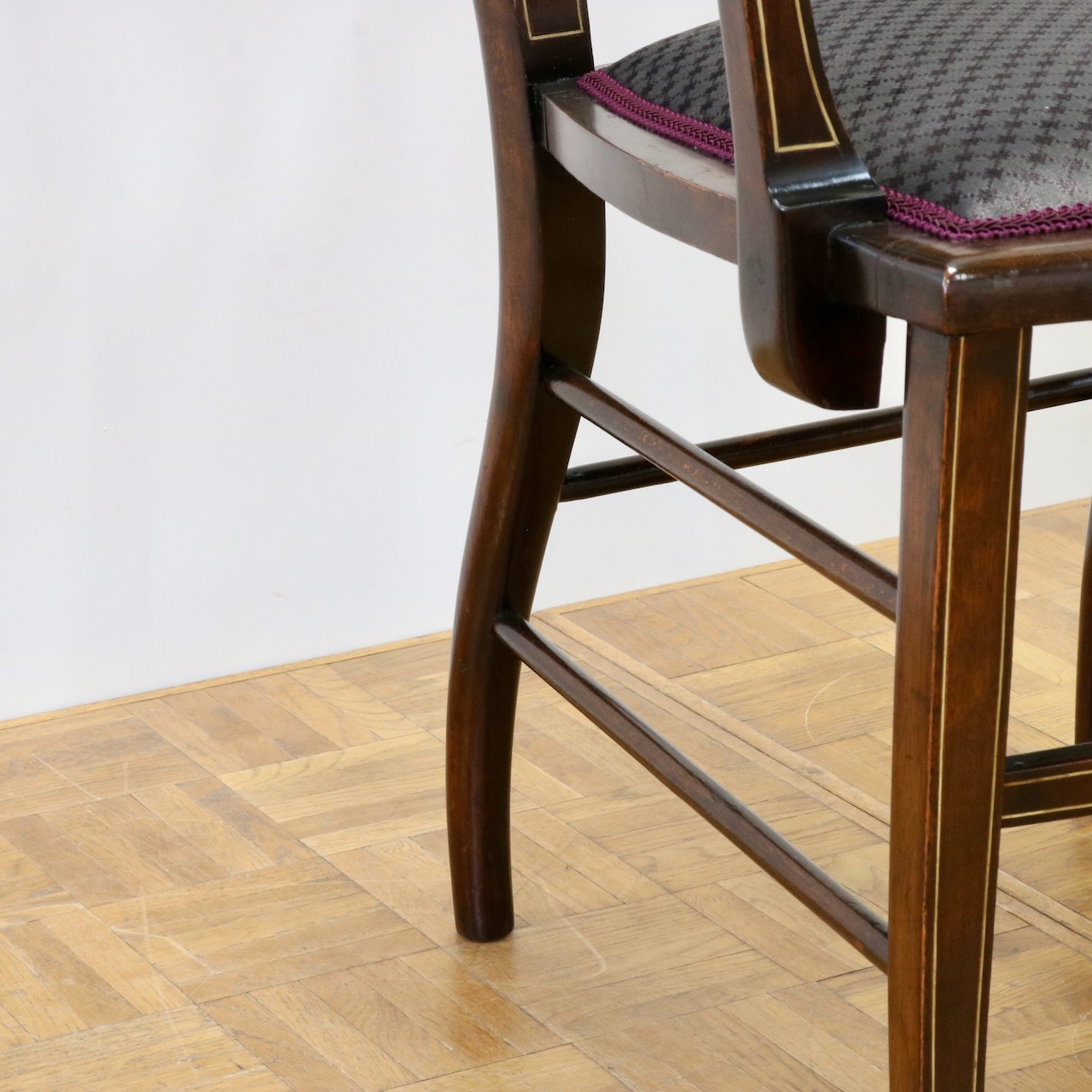 アームチェアー