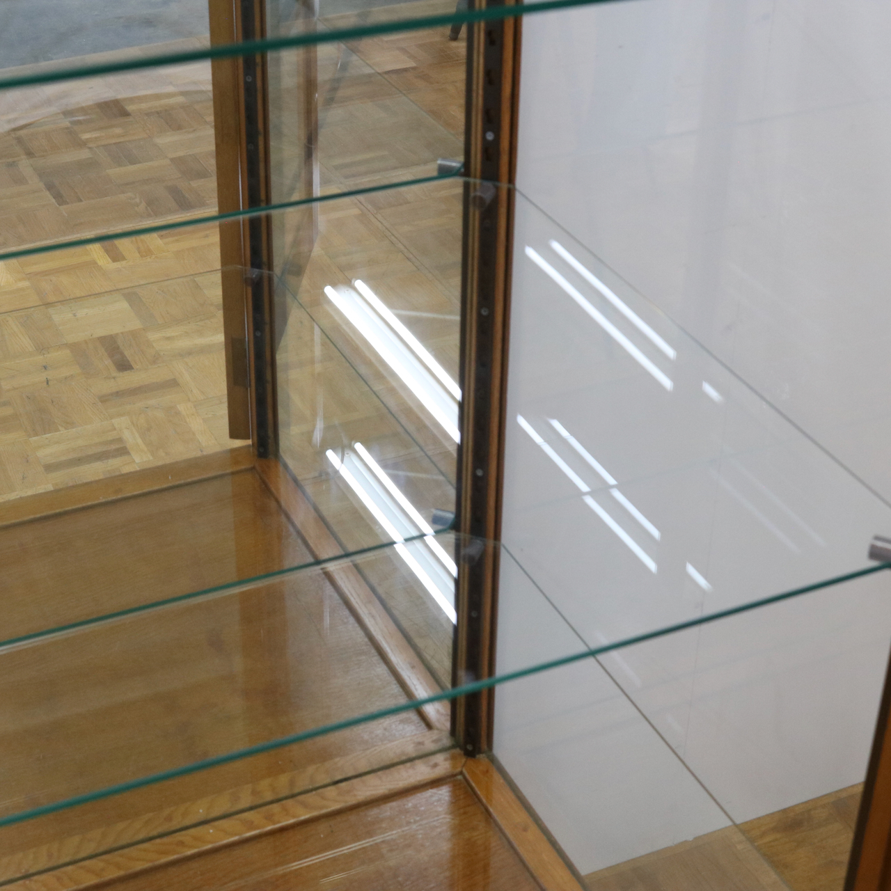 ショップキャビネット