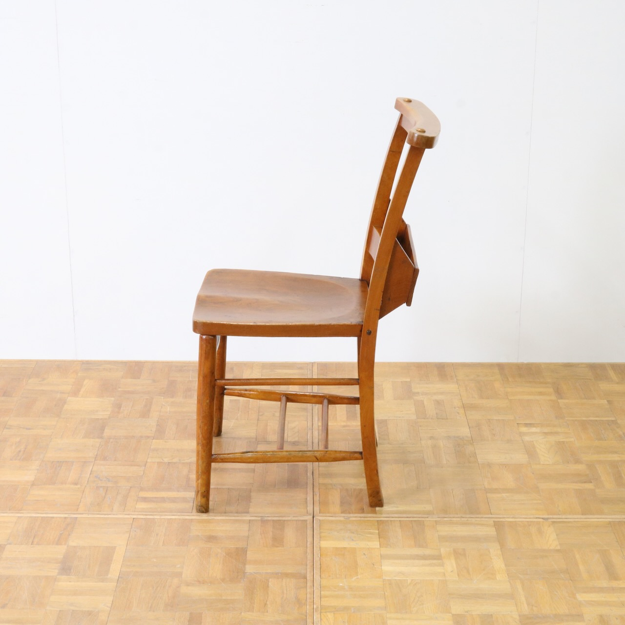 チャペルチェアー