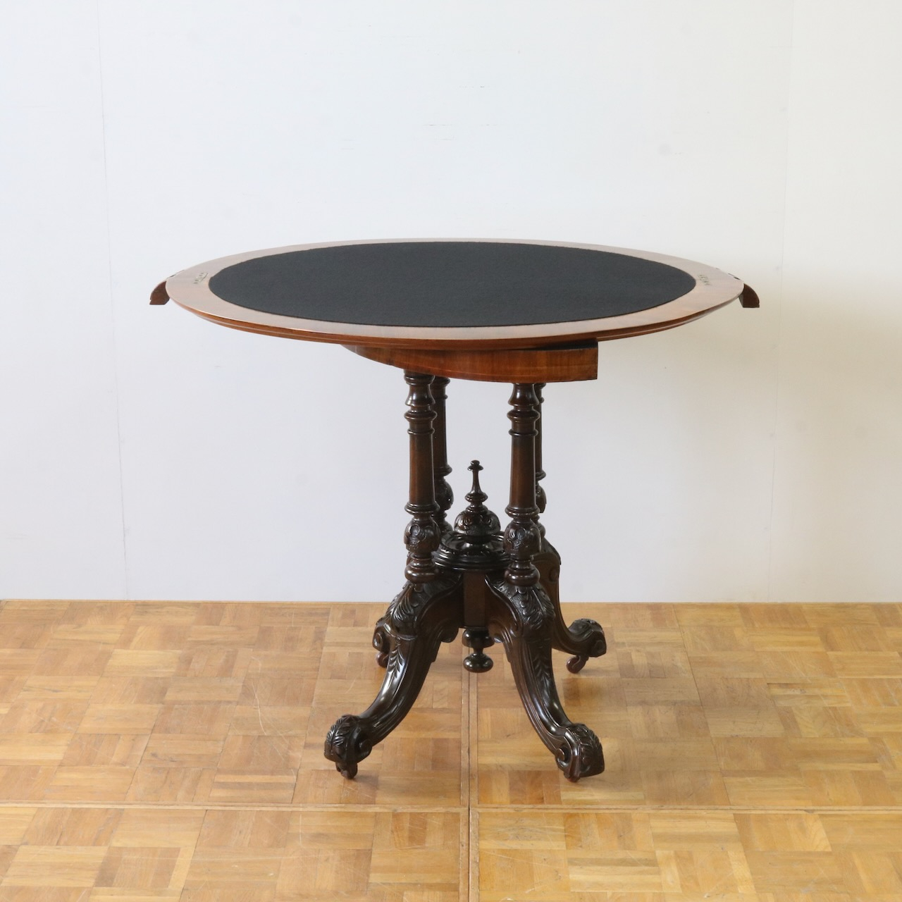 カードテーブル