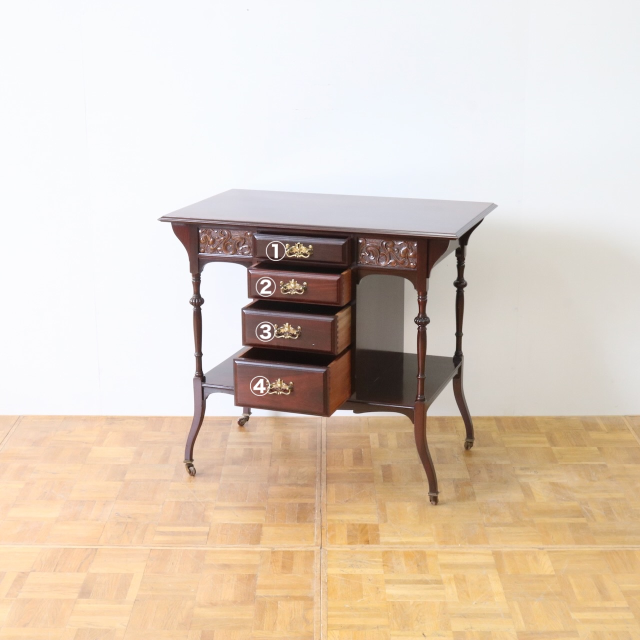 サイドテーブル