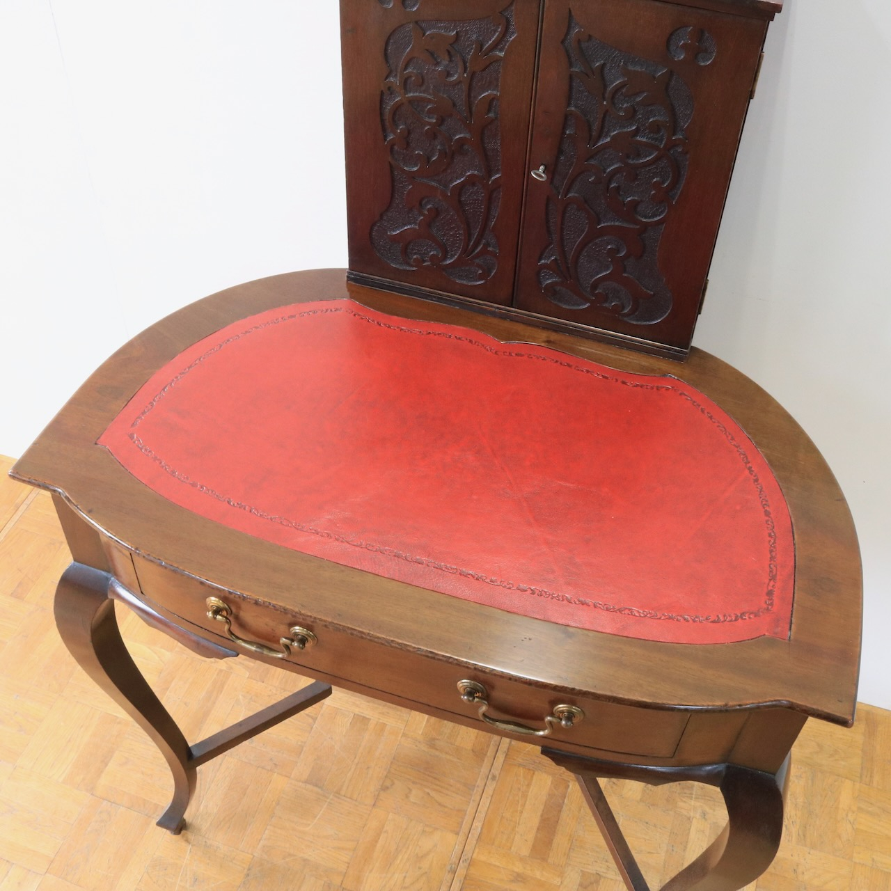 ドレッシングテーブル