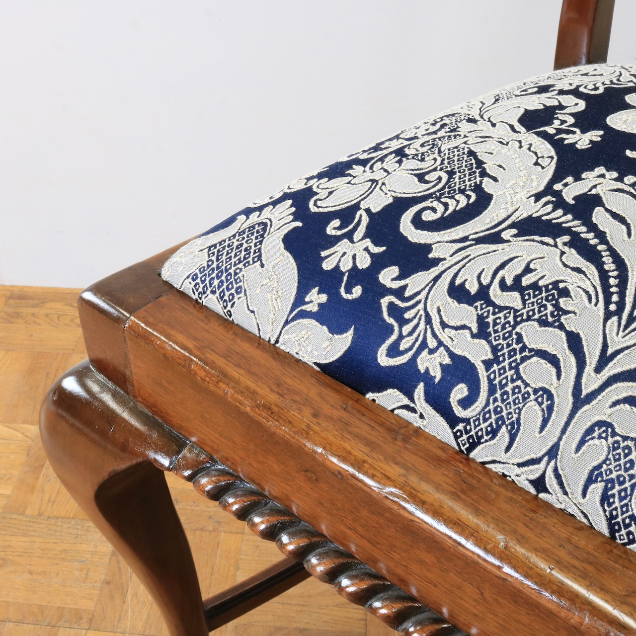 ダイニングチェアー