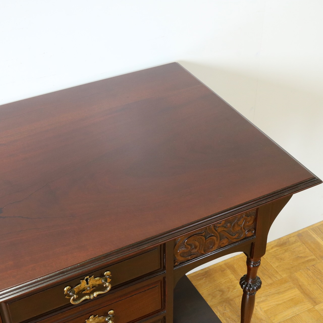 サイドテーブル