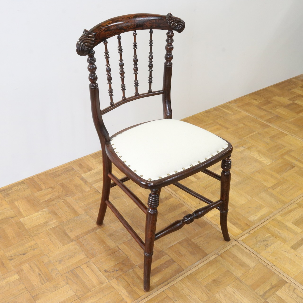 サイドチェアー