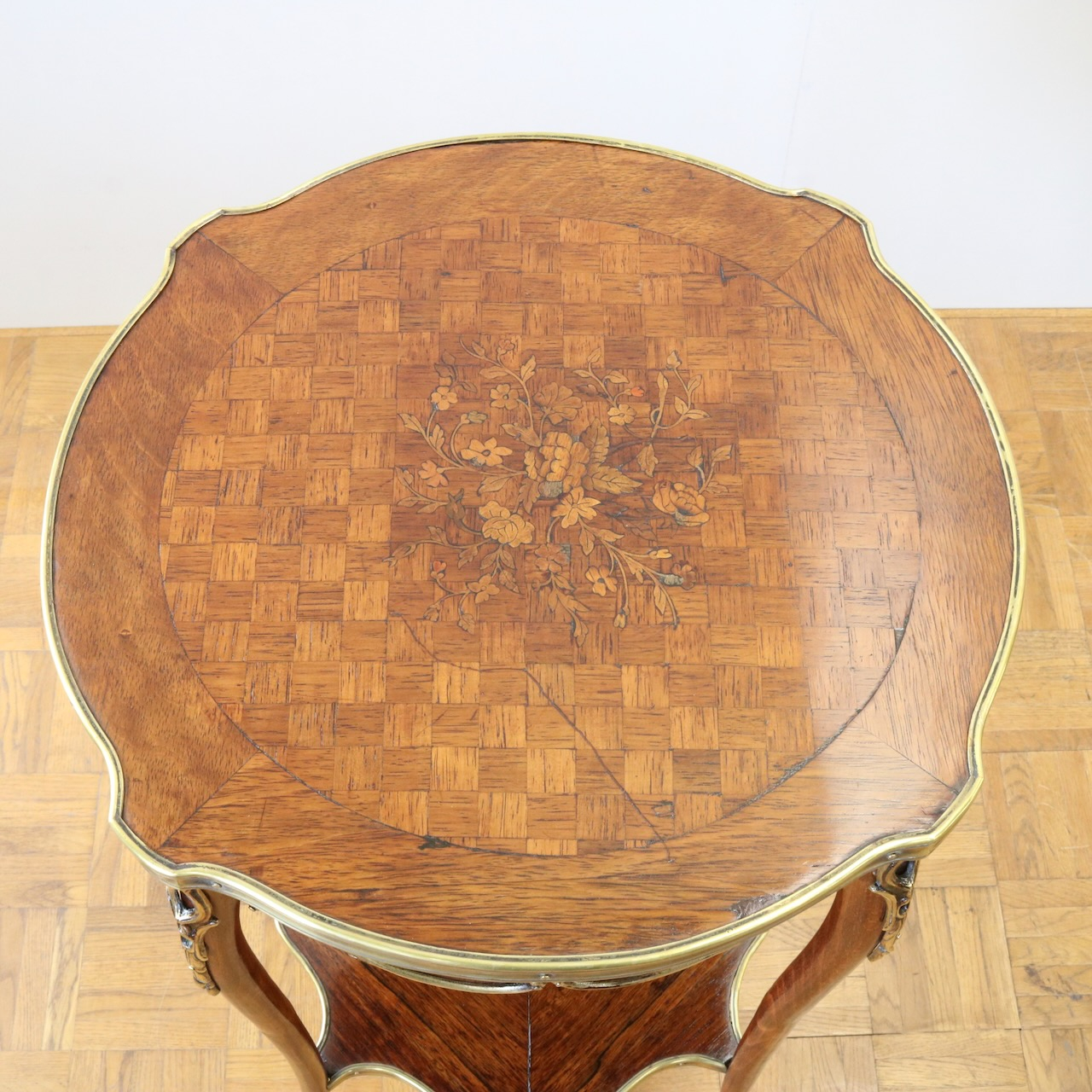 オケージョナルテーブル