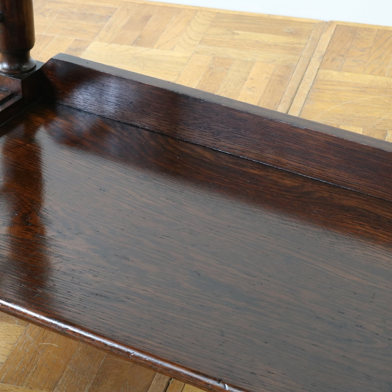 サイドテーブル