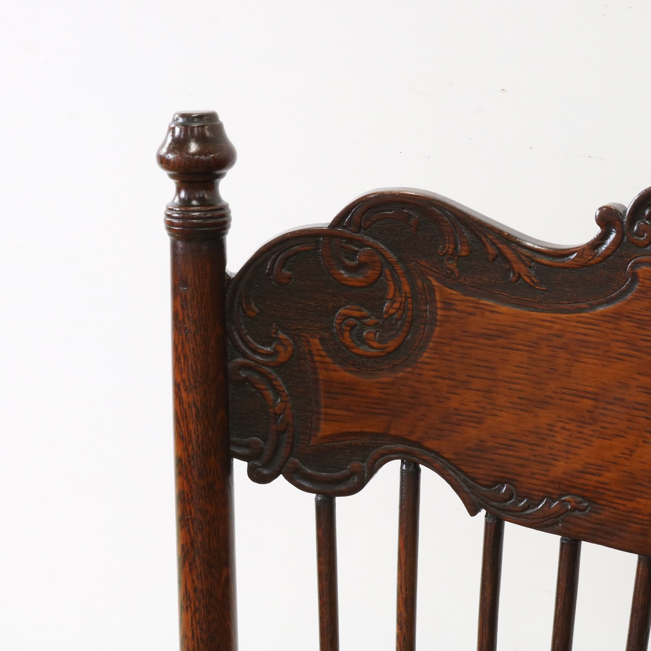 アームチェアー