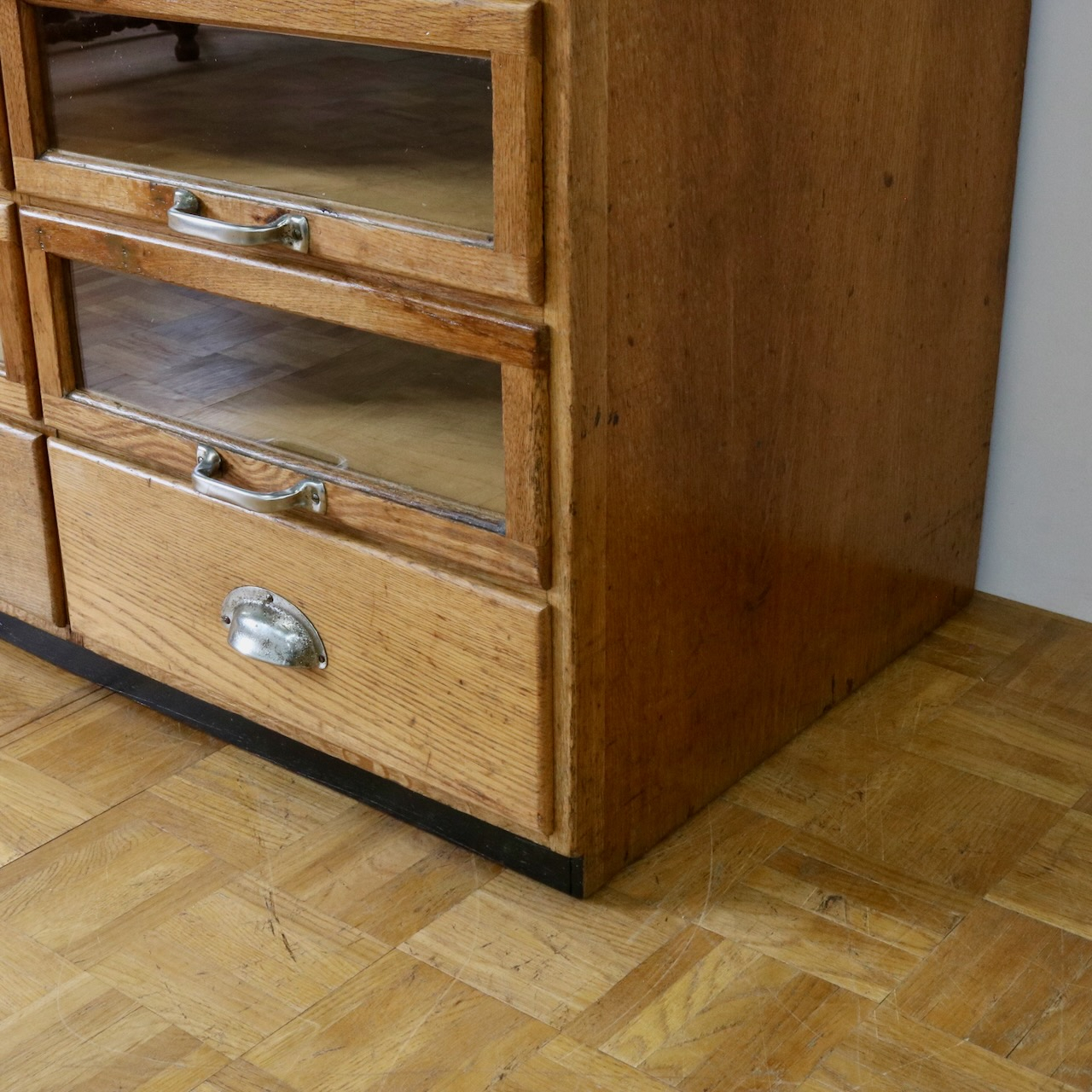 シャツキャビネット