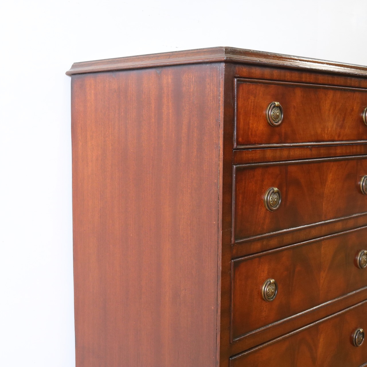 ベッドサイドチェスト