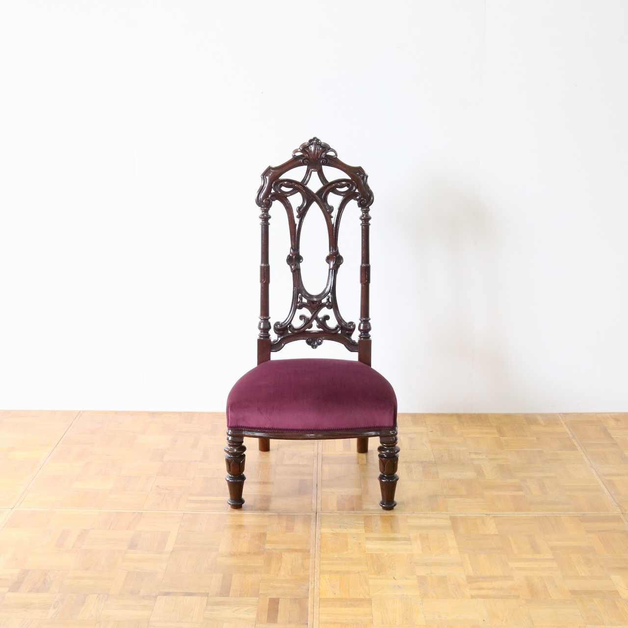 ナーシングチェアー