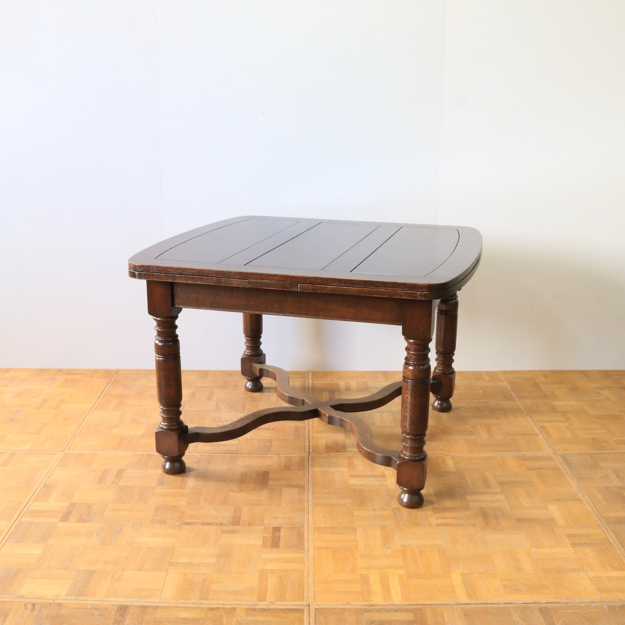 ドローリーフテーブル