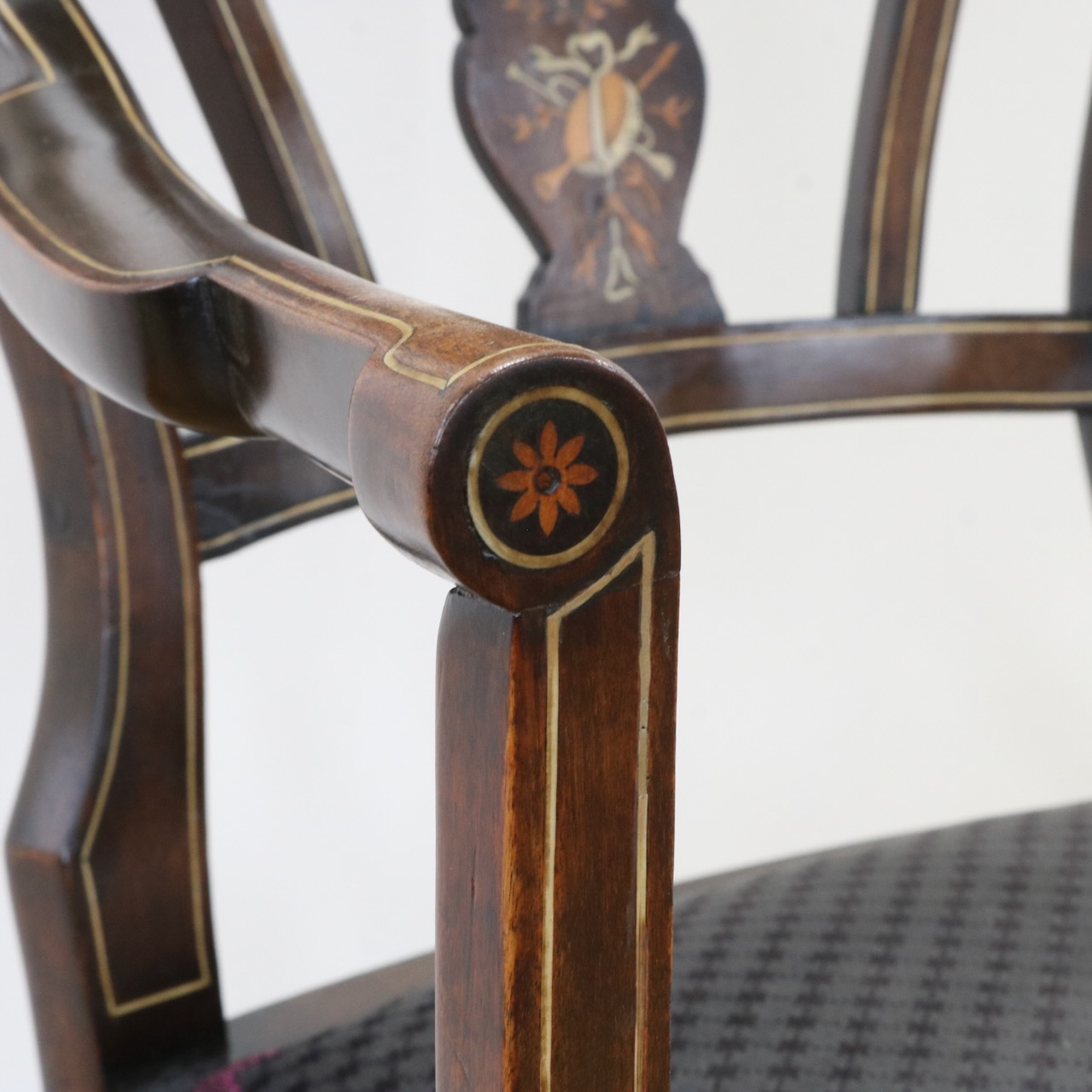 アームチェアー