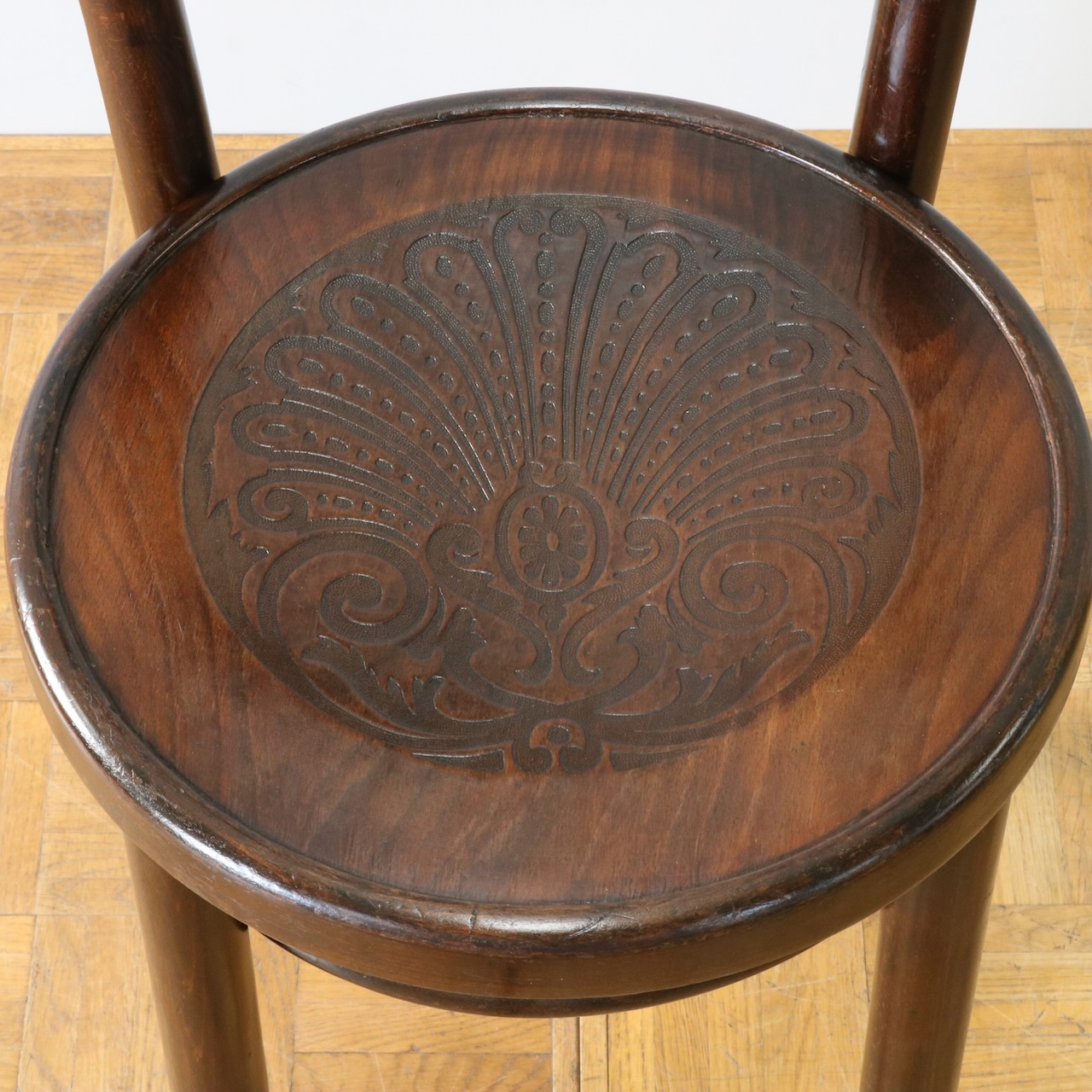 ベントウッドチェアー