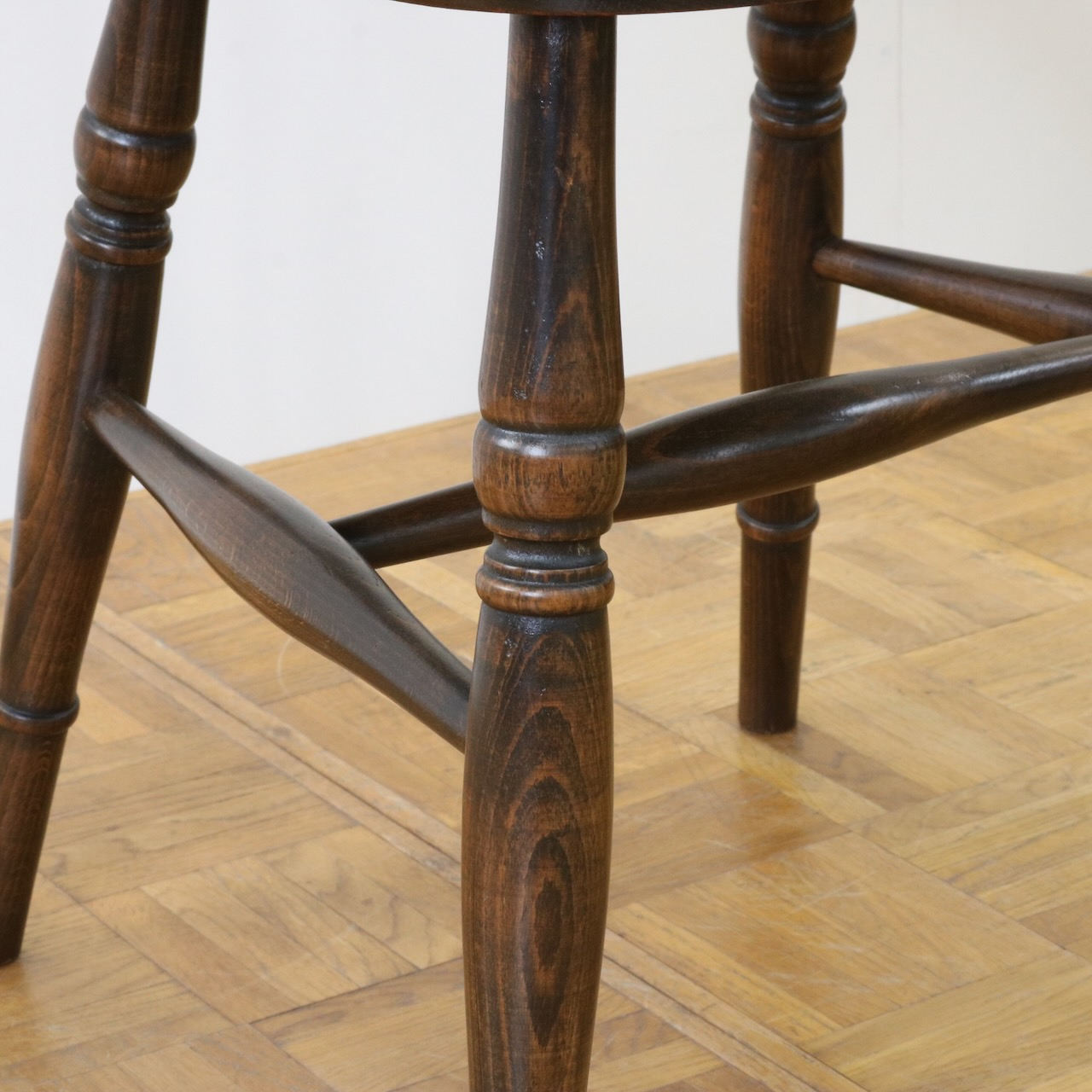 アームチェアー