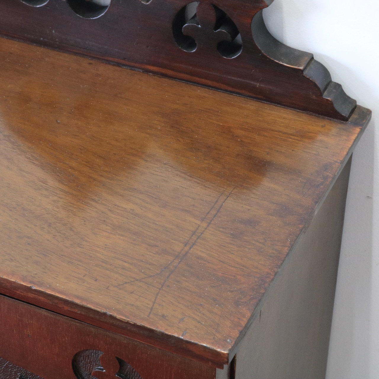 ドレッシングテーブル