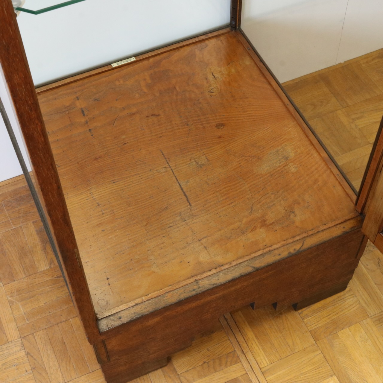 ショップキャビネット