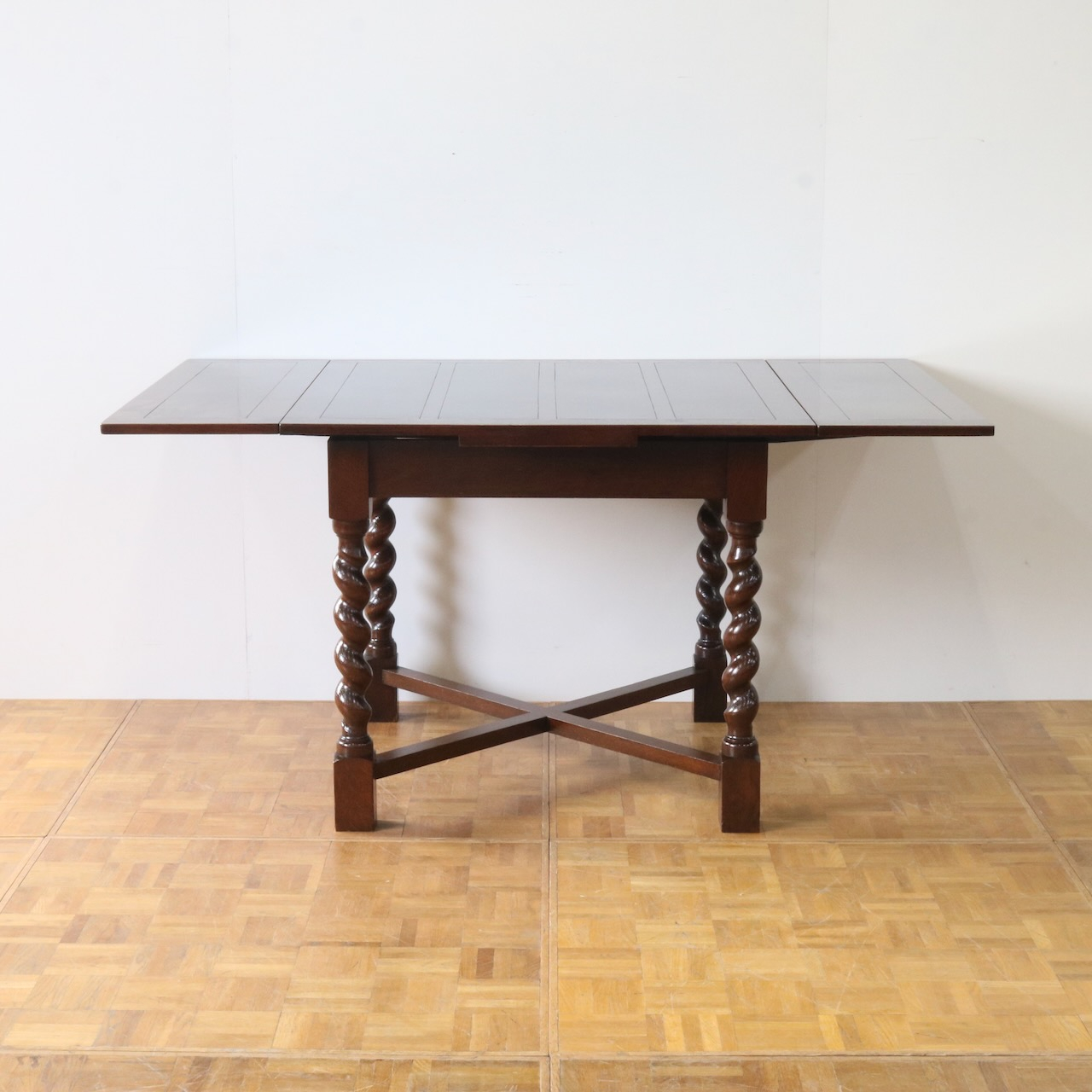 ドローリーフテーブル