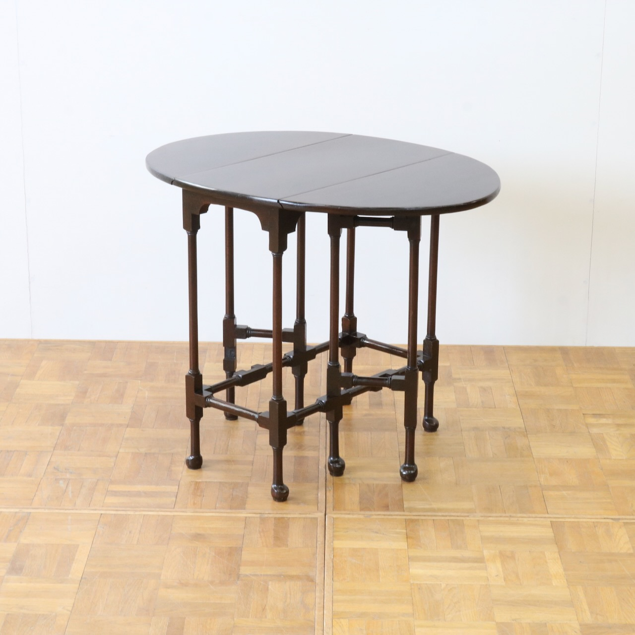 ゲートレッグテーブル