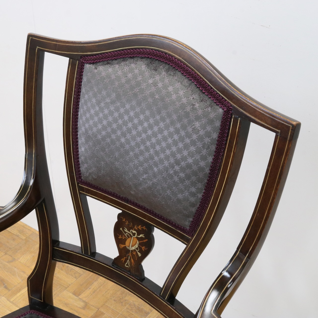 アームチェアー