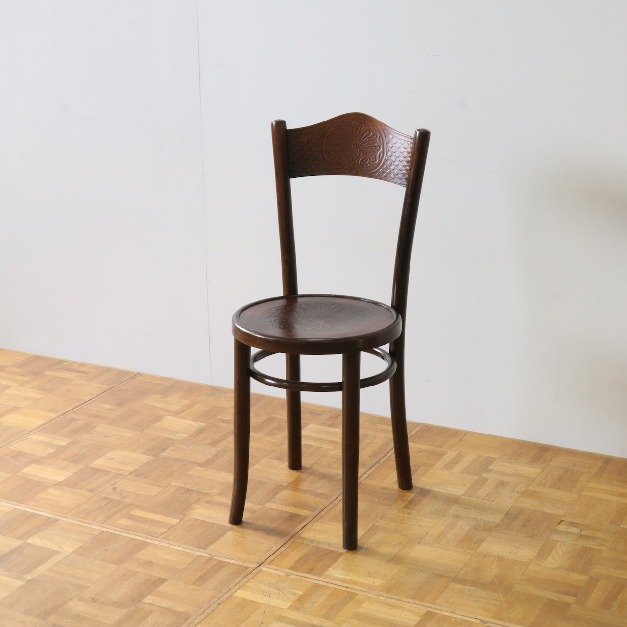 ベントウッドチェアー